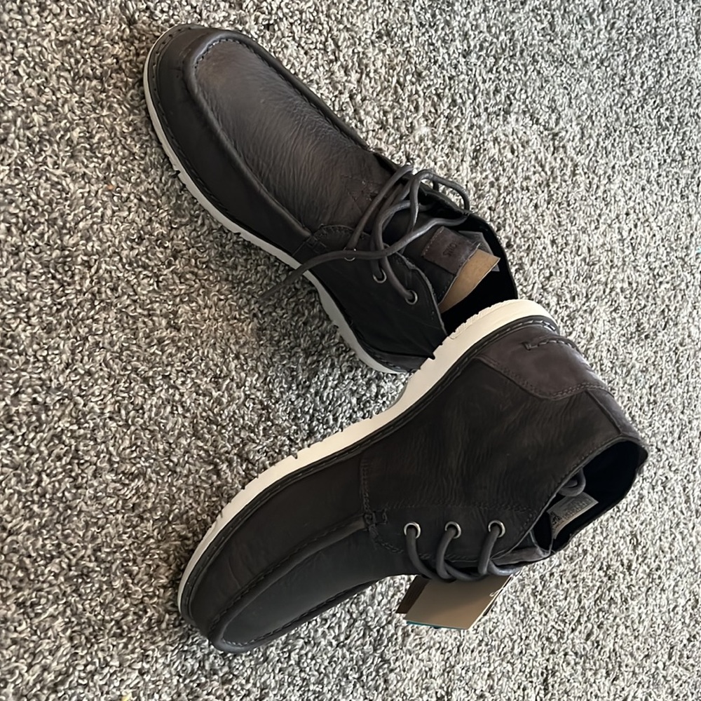 Toms Navi Moc Chukka (Waterproof Smoke Grey Leather) NWT and box - Men size 10